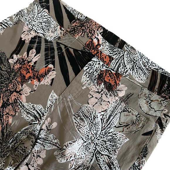 🖤Jules & Leopold Floral Crop Pants🖤 - Picture 2 of 8
